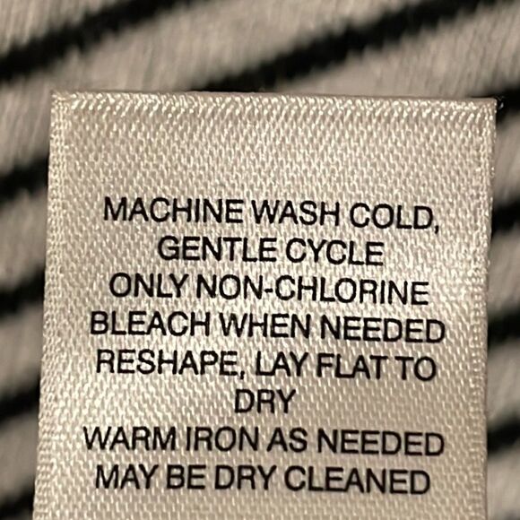 Chico’s black and white stripe soft knit one button jacket w lapels size Medium - Picture 9 of 9